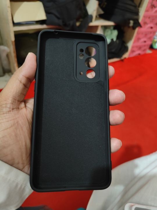 One%20Plus%209RT%20Luxurious%20Silicone%20Backcover%20-%20Image%203