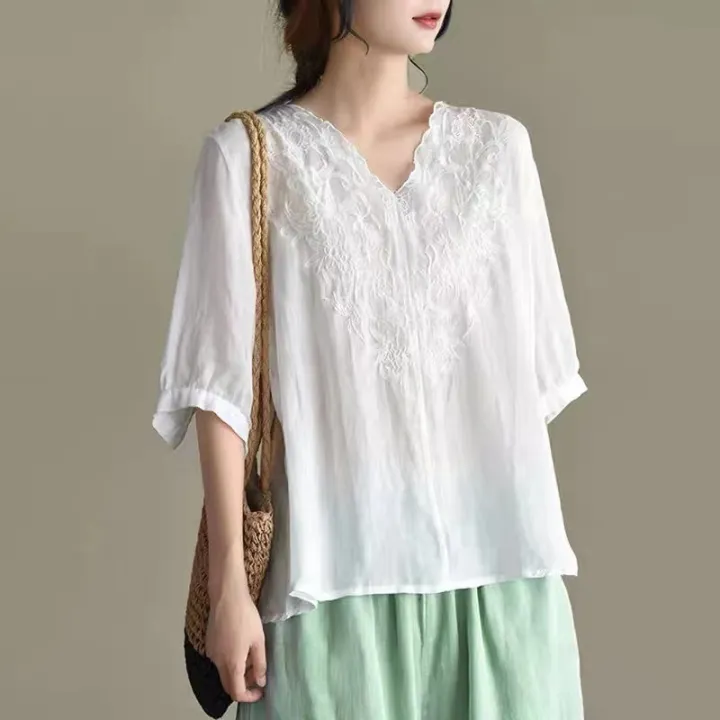 plus%20Size%20Women's%20Clothing%20New%20Retro%20Machine%20Embroidery%20Cotton%20Top%20Loose%20V%20Collar%20Half%20Sleeve%20Shirt%20Women's%20Shirt%20Pullover%20-%20Image%204