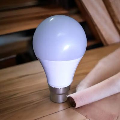 Solar%20LED%2012V%207W/12/15W%20LED%20Light%20/12V%20Dc%20solar%20light%20/12V%20Solar%20LED%20Dc%20Light%20-%20Image%202