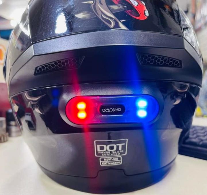 Helmet%20Light%20With%20USB%20Charging%20System%20And%20Velcro%20Strip.%20Safety%20Signal%20Light%20For%20More%20Visibility%20Motorcycle%20Helmet%20Tail%20Light%20-%20Image%202