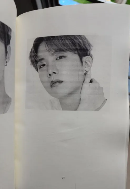 Beyond%20the%20Story:%2010-Year%20Record%20of%20BTS%20%20by%20BTS%20and%20Myeongseok%20Kang%20-%20Image%205