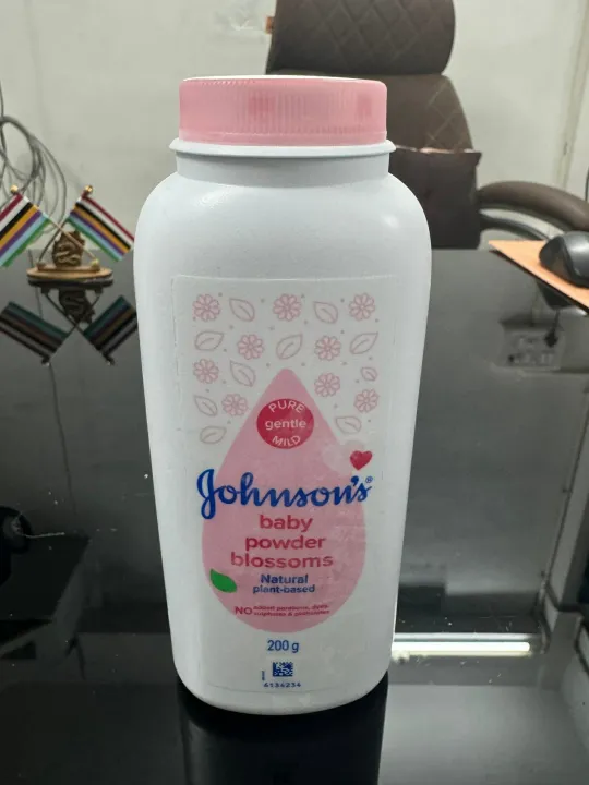 Johnsons%20Blossoms%20Baby%20Powder%20200g%20(Glowmart%20bd)%20-%20Image%205