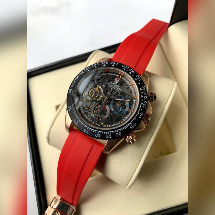 Luxury Chronograph Movement Rubber Belt Wrist Watch For Men.