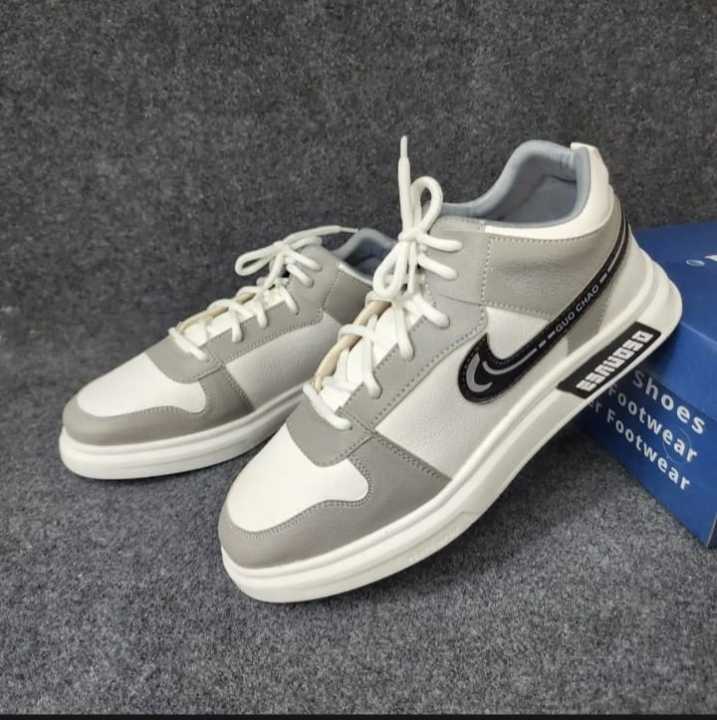 Hot%20Collection%20Stylish%20and%20Fashionable%20Low%20Top%20Winter%20and%20Summer%20Exclusive%20Converse%20Sneakers%20for%20Men%20-%20Image%203