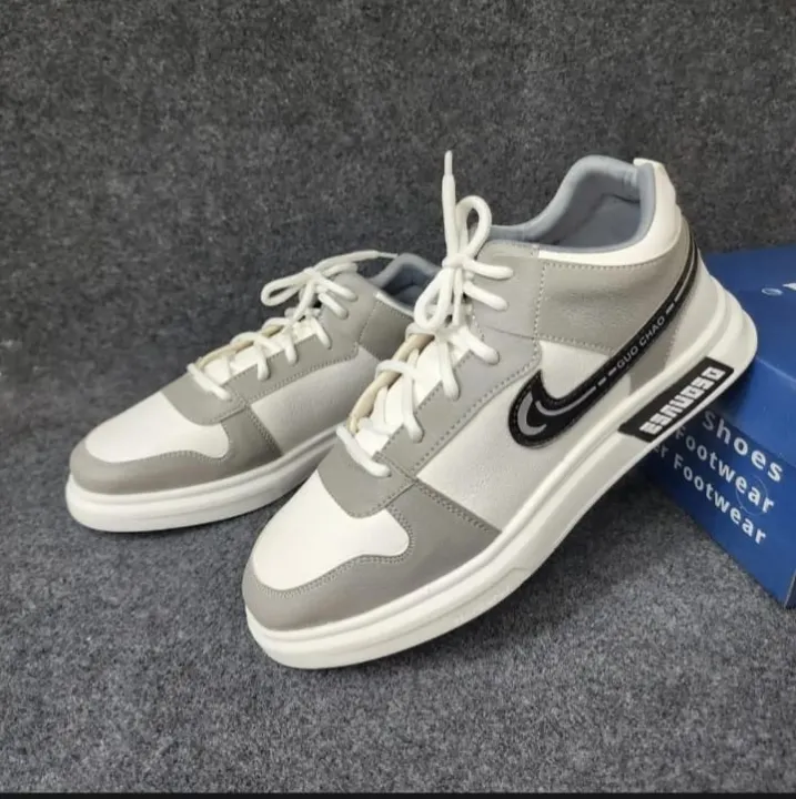 Hot%20Collection%20Stylish%20and%20Fashionable%20Low%20Top%20Winter%20and%20Summer%20Exclusive%20Converse%20Sneakers%20for%20Men%20-%20Image%203
