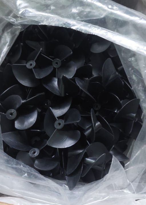 Nylon%20RC%20Boat%20Propeller%2040mm%20Hole%202mm%203%20Blade%201Pcs%20-%20Image%202