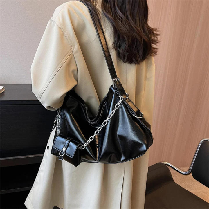 Designer%20Hobos%20Bag%20Included%20Purse%20Fashionable%20PU%20Leather%20Shoulder%20Bag%20Soft%20%20Crossbody%20Bag%20for%20Casual%20Outing%20Fashion%20Accessory%20Women%E2%80%99s%20Fashion%20Daily%20Wear%20Street%20Style%20-%20Image%204