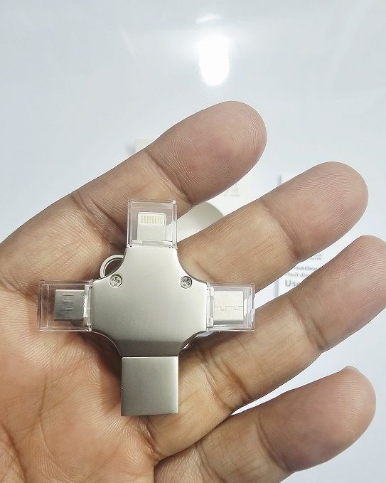 4%20In%201%20Flash%20Drive%2032GB%20Metal%20Body%20-%20Image%204