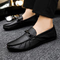 Spring and summer men's shoes, low-top beanie shoes, versatile casual shoes, breathable leather shoes, black work shoes, one foot.