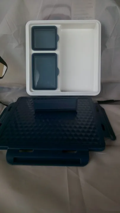 Pinnacle%20Leak-Proof%20Thermo%20Lunch%20Box,%203%20Compartments%20%7C%20Insulated%20&%20Convenient%20for%20On-the-Go%20Meals%20-%20PG1900%20-%20Image%205