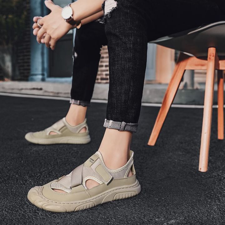 Closed%20Toe%20Sandals%20Men's%20Summer%20New%20Hollow%20Breathable%20Deodorant%20Beach%20Hole%20Shoes%20Men's%20Outdoor%20Driving%20Antiskid%20Shoe%20-%20Image%206