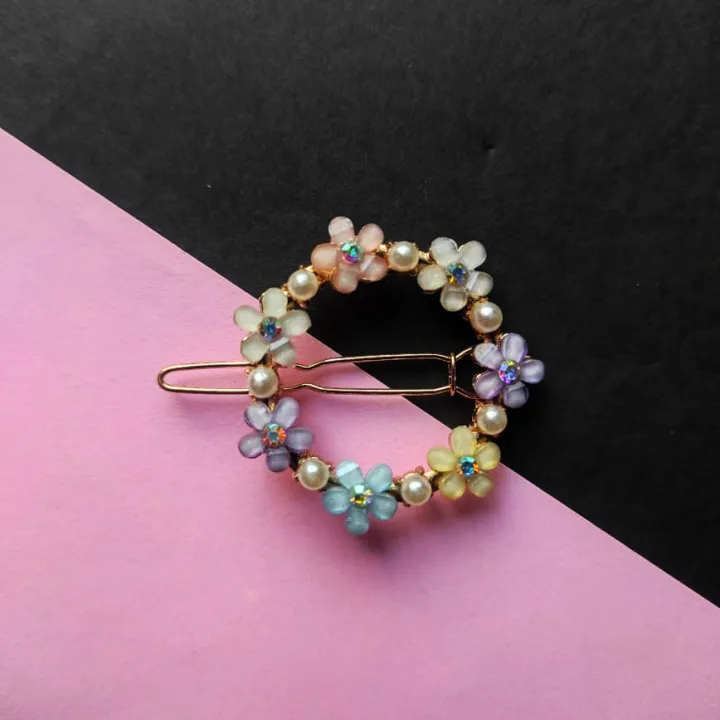 Trendy%20Korean%20Love%20Flower%20Beautiful%20Hair%20Clip%20Set%20For%20Women%20in%20BD%20-%20Image%202