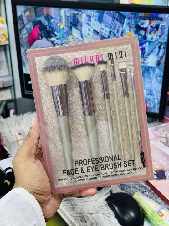 Milani Rasps Set Milani Mini Premium Synthetic Bristle Professional Face and Eye Brushes ...