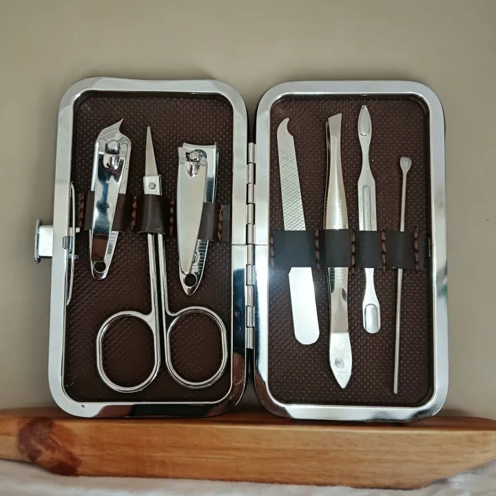 Stainless%20Steel%20Nail%20Clipper%20Set,%207pcs%20Green%20Manicure%20Art%20Tools%20in%20Portable%20Case%20-%20Image%203