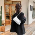 Armpit small square bag women's 2023 summer new trendy fashion popular France texture stone pattern shoulder bag wholesale.