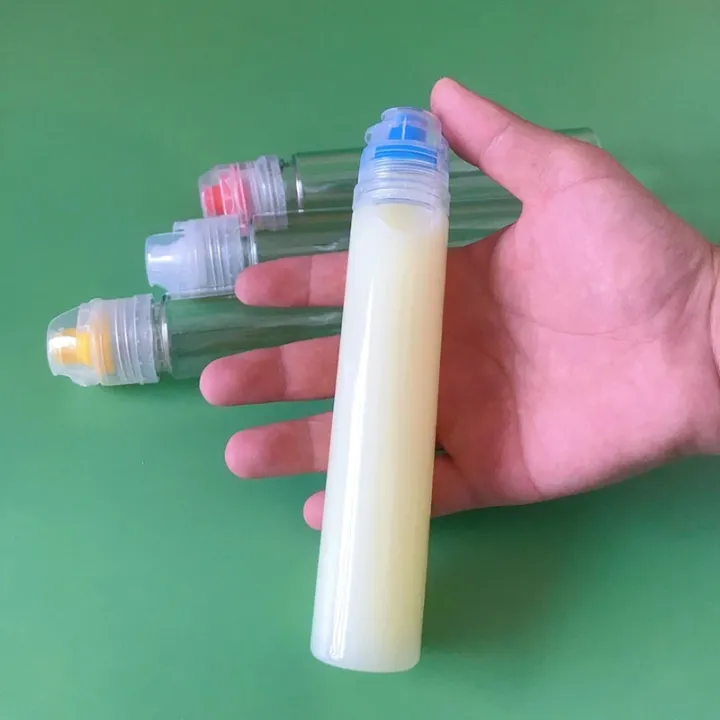4pcs%20Plastic%20Honey%20Squeeze%20Bottles%20Salad%20Dressing%20Dispensers%20Refillable%20Condiment%20Containers%20Flip%20Cap%20Syrup/Sauce/Oil%20Squeezable%20-%20Image%204