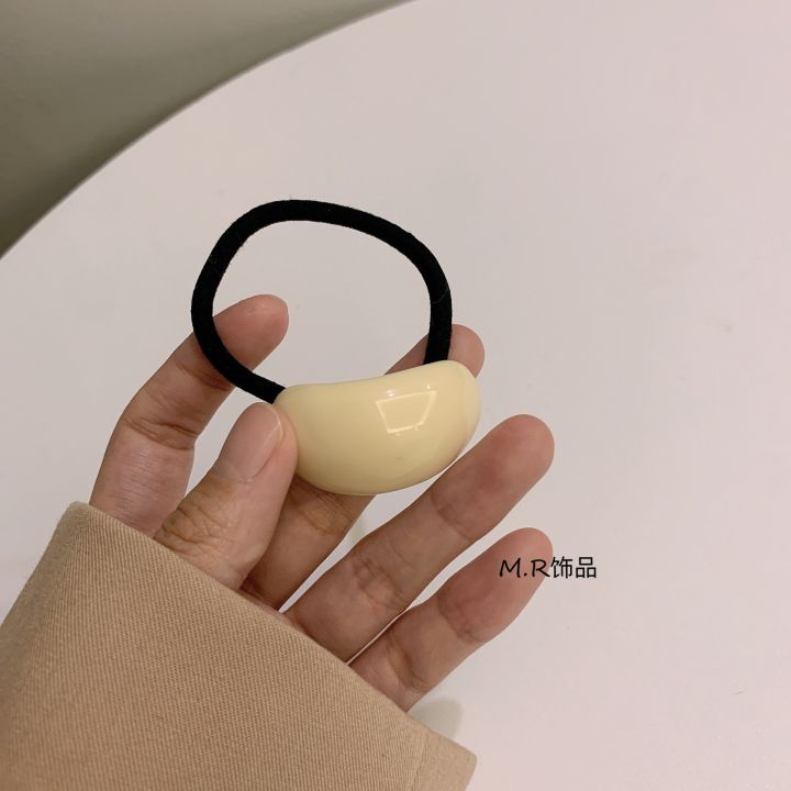 Korean%20Dongdaemun%20chic%20hair%20rope%20for%20women,%20simple%20temperament,%20cool%20style,%20acrylic%20arc%20black%20rubber%20band%20headband%20hair%20rope%20-%20Image%204
