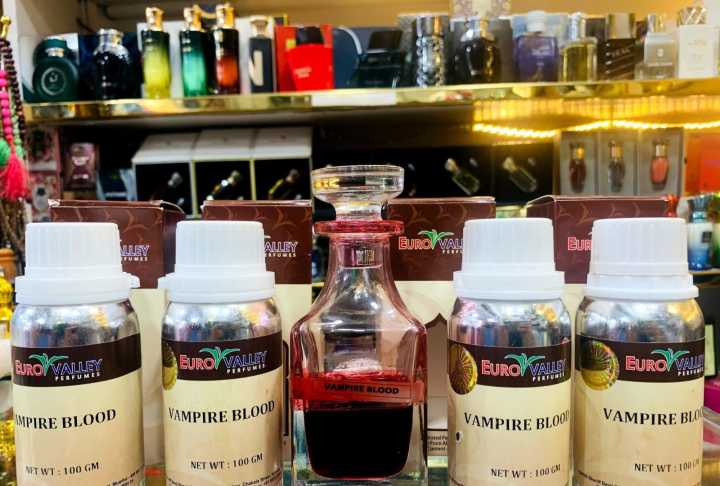Euro%20Valley%20Vampire%20Blood%20%E2%80%93%20The%20Ultimate%20Premium%20Long-Lasting%20Attar%20for%20Men%20&%20Women%20-%20Image%206