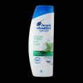 400 ml Head & shoulders MENTHOL REFRESH shampoo International UAE product used for male/ female.