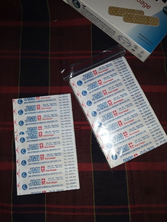 JMI%20First%20Aid%20Bandage%20(01%20Box,%20100%20Pcs)%20-%20Image%204