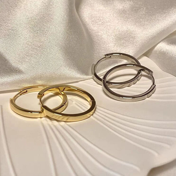 Earrings%20niche%20design%20sense%20high-end%20light%20luxury%20earrings%2014K%20gold-filled%20plain%20ring%20simple%20earrings%20Korean%20version%20of%20the%20circle%20stud%20earrings%20-%20Image%204
