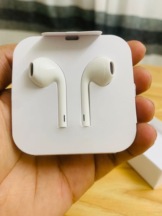 Apple%20EarPods%20with%20Lightning%20Connector%20In%20Earphones%20And%20Headphone%20For%20iphone%20-%20Image%204