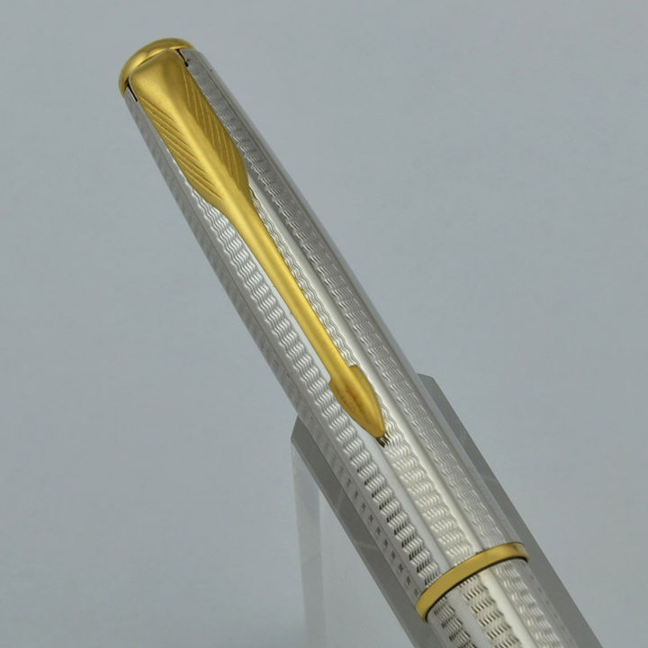 Parker%20Sonnet%20Fountain%20Pen%20(1993)%20-%20Cascade%20Silver%20GT,%20C/C,%20Medium%20Nib%20(Near%20Mint,%20Works%20Well)%20-%20Image%202