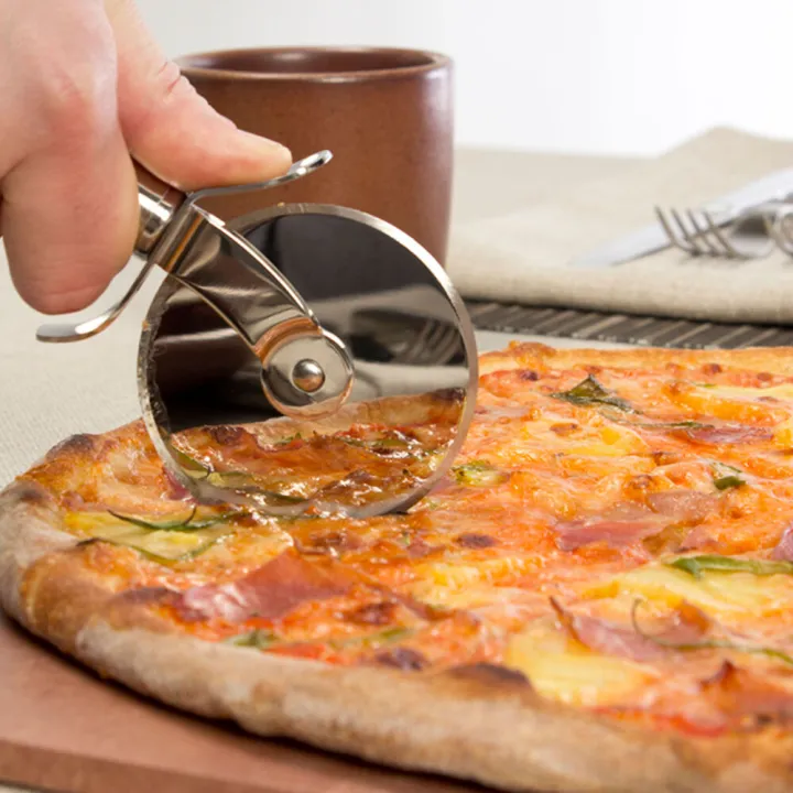 Pizza%20Cutter%20Wheel%20Stainless%20Steel%20Round%20Shape%20-%20Effortlessly%20Slice%20Your%20Pizza%20With%20Precision%20-%20Image%203