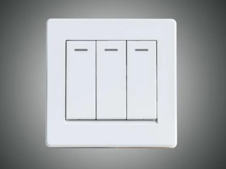 Energypac%20EG%20Aristro%20Series%2010A%203%20Gang%20Electrical%20Wall%20Switch%203Gang%20-%20Image%202