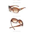 Elegant Ladies Big Frame Sunglasses Anti-Ultraviolet Retro Glasses Vintage Gradient Lens Sunglasses Female Male Shades. 