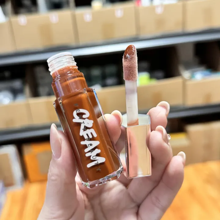 FB%20Thick%20Color%20Highlight%20Lip%20Lacquer%20Transparent%20Lip%20Gloss%20Glass%20Moisturizing%20Fussy%20Fenty%20Glow/Cookie%20Jar%20Diamond%20Highlight%20-%20Image%203