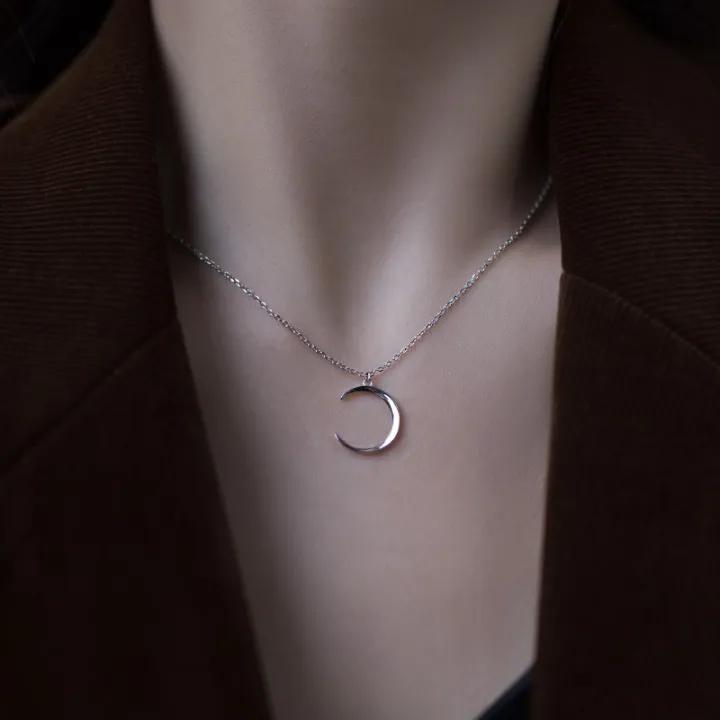 Korean%20Stylish%20New%20Moon%20Necklace%20For%20Stylish%20Girl/Women%20-%20Image%202