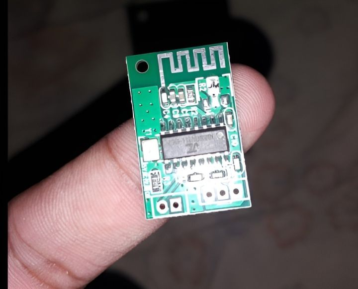 Bluetooth%20Stereo%20audio%20receiver%20circuit%20Board%20-%20Image%204