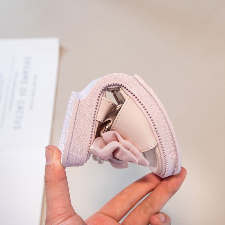 Girls%20Sandals%202024%20Summer%20New%20Pearl%20Bow%20Princess%20Shoes%20Children's%20Little%20Fragrance%20Soft%20Sole%20Fashion%20Beach%20Shoes%20-%20Image%204