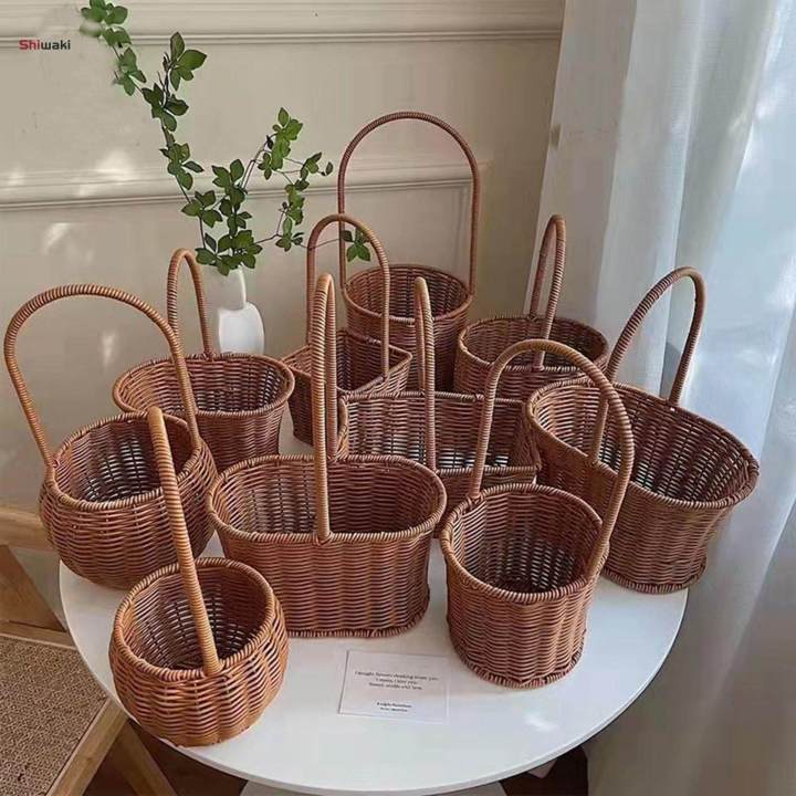 Wicker%20Rattan%20Flower%20Basket,%20Handwoven%20Basket%20with%20Handle%20and%20Insert,%20Wedding%20Flower%20Round%20-%20Image%205
