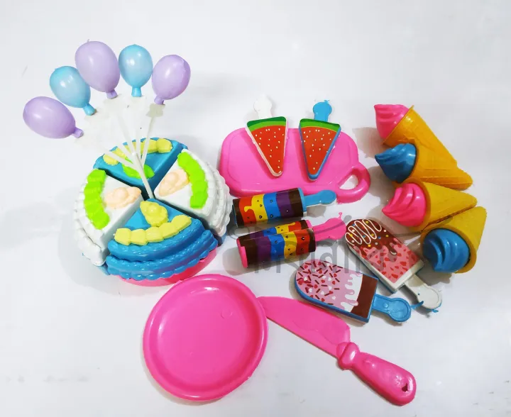 Birthday%20Cake%20Cutter%20Play%20Set%20For%20Kids%20-%20Image%204