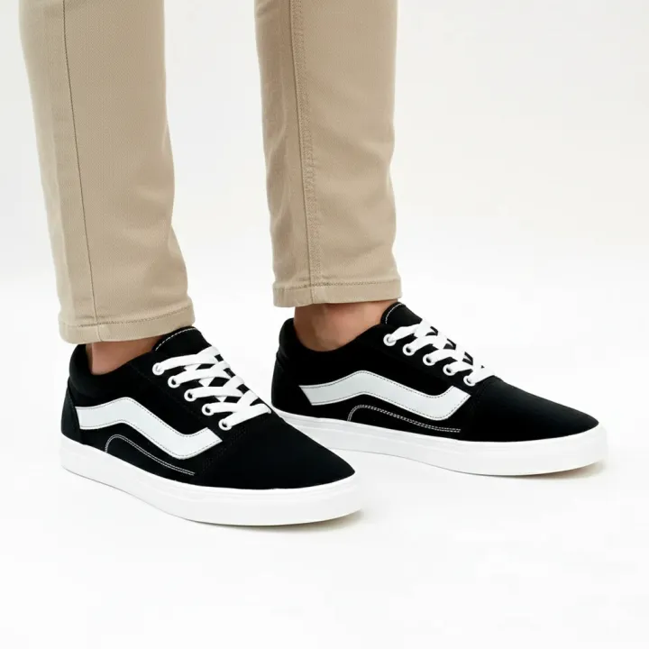 Stander%20Looking%20Stylish%20and%20Fashionable%20Summer%20and%20Winter%20Exclusive%20Sneakers%20Converse%20Shoes%20for%20Men%20-%20Image%203