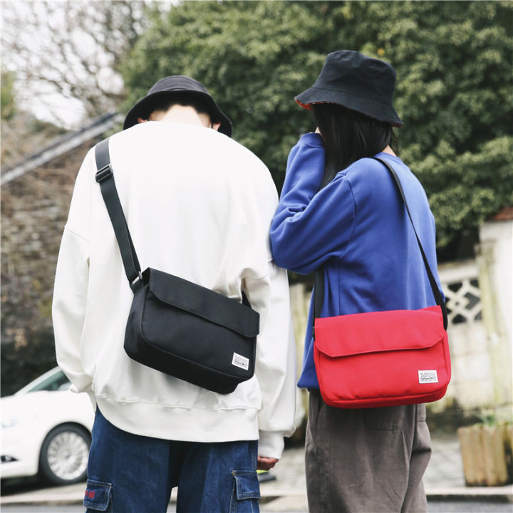 Men's%20Fashionable%20Oxford%20Cloth%20Messenger%20Bag%20Japanese%20Style%20Simple%20Retro%20Shoulder%20Bag%20Messenger%20Bag%20Artistic%20Student%20Shoulder%20Bag%20Small%20Bag%20-%20Image%204