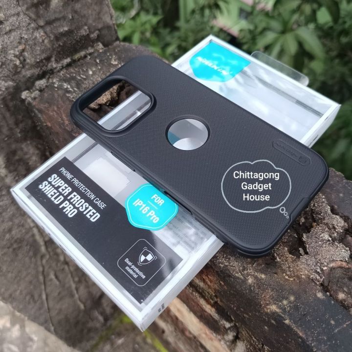Nillkin%20Original%20Case%20For%20iPhone%2016%20Pro%20-%20Super%20Frosted%20Shield%20Pro%20Matte%20Cover%20-%20Image%203