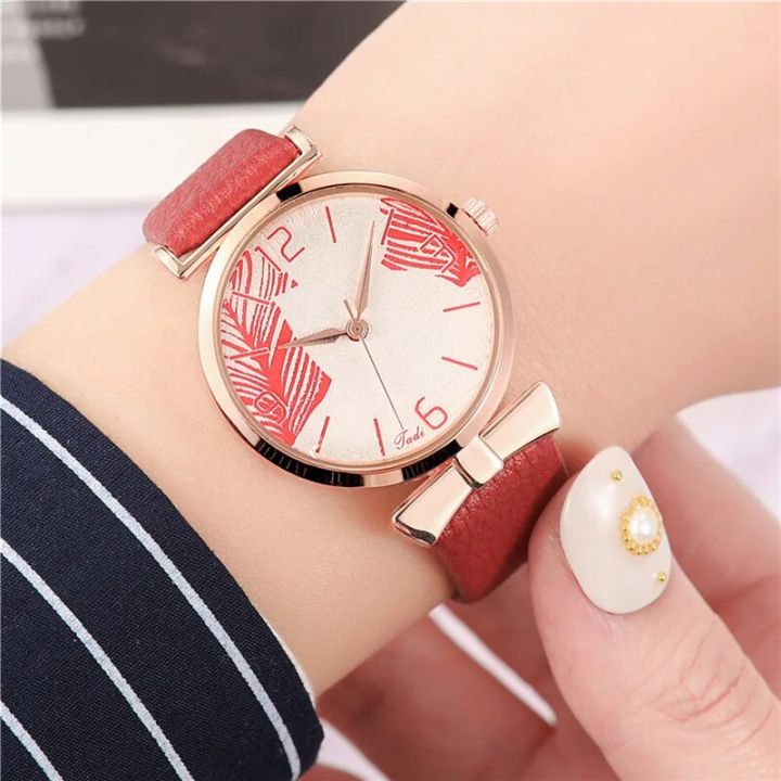 Fashion%20Watch%20Women%20Quartz%20Watch%20Ladies%20Simple%20Leather%20Wristwatch%20Women's%20Clock%20-%20Image%204