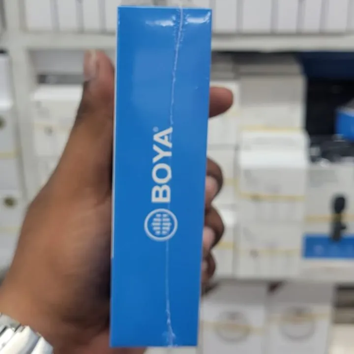 BOYA%20BY-MW3%20Wireless%20Lavalier%20Microphone%20for%20iPhone%20iPad%208-Hour%20Battery%2065ft%20Range%20-%20Image%204