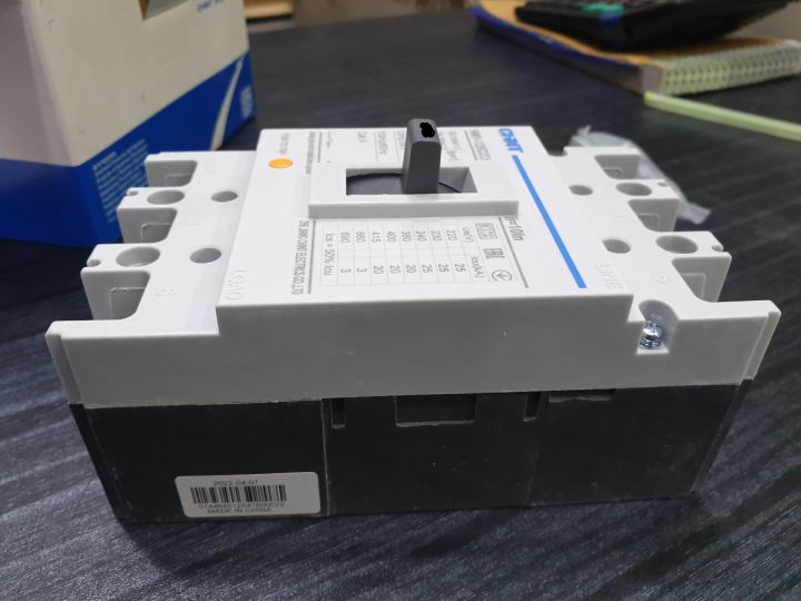 Chint%20200A%20MCCB%20Circuit%20Breaker%20200%20Ampere%20High%20Grade%20China%20Moulded%20Case%20Circuit%20Breaker%20TP%20three%20phase%20by%20Yasin%20Electric%20-%20Image%206