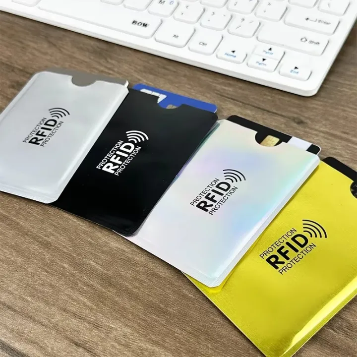 Portable%20RFID%20Shield%20Wallet%20%E2%80%93%20Aluminum%20Case%20for%20ID,%20ATM%20&%20Smart%20Cards%20-%20Image%204