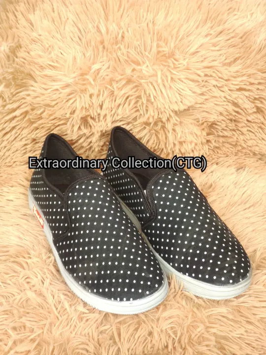Women's%20Rubber%20Winter%20Sneaker%20Warm%20And%20Comfortable%20Slip-Resistant%20Breathable%20Casual%20Low-Top%20Sneakers%20for%20Cold%20Weather%20-%20Image%204