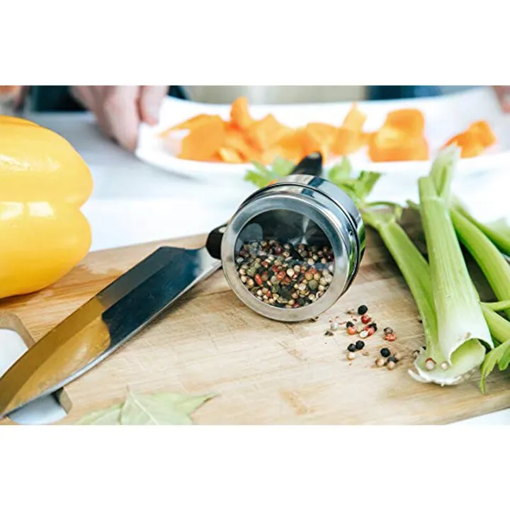 LMETJMA%20Magnetic%20Spice%20Jars%20With%20Wall%20Mounted%20Rack%20Stainless%20Steel%20Spice%20Tins%20Spice%20Seasoning%20Containers%20With%20Spice%20Label%20KC0305%20-%20Image%208