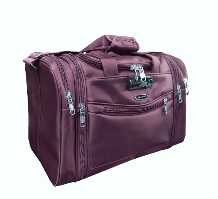 Travelling%20bag%20with%20waterproof%20fabrics%20with%20shoulder%20belt%20lock%20system%2040%20liter%20carry%20bag%20-%20Image%204