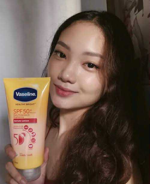 Vaseline%20Healthy%20Bright%20Daily%20Protection%20Brightening%20Serum%20SPF%2050+%20PA++++%20300%20ML%20(%20Thailand)%20-%20Image%206