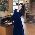 Square collar mid to length long sleeved velvet dress for women in autumn winter Korean version new slim fit and slimming design sense. 