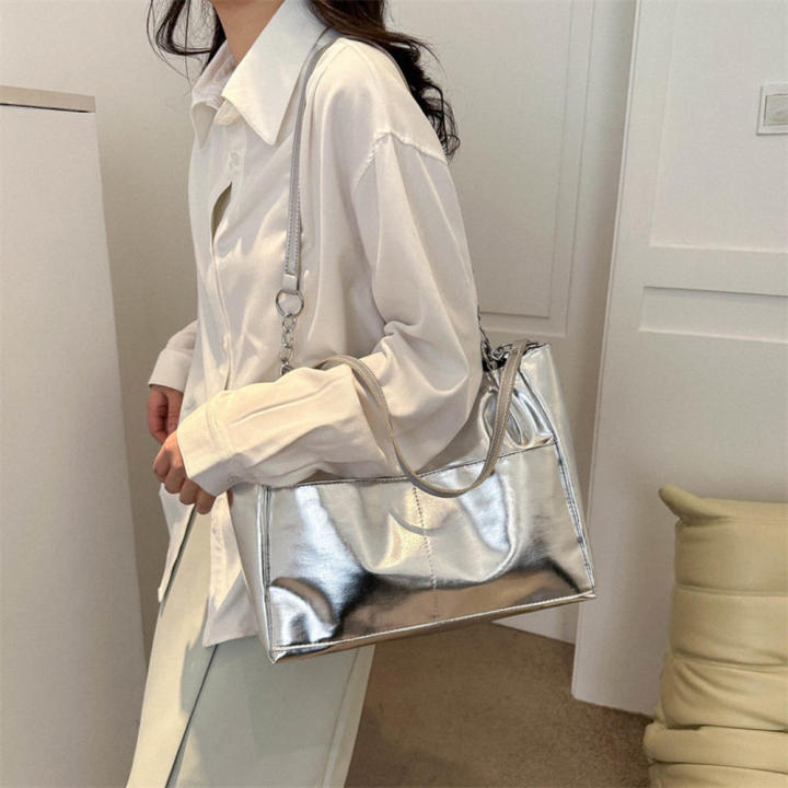 Casual%20Handbags%20Spacious%20Elegant%20Large-capacity%20Tote%20Bags%20PU%20Leather%20Chain%20Detail%20Women's%20Bags%20for%20Daily%20Use%20Work%20Tote%20Stylish%20Women%20Trendy%20Accessory%20Travel-Friendly%20-%20Image%203