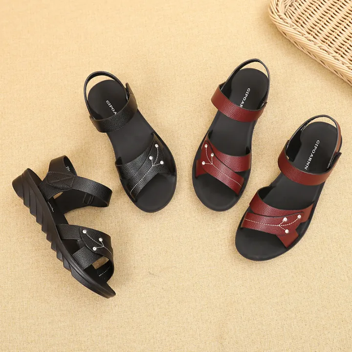 Granny%20women's%20shoes%20new%20summer%20flat%20middle-aged%20people%20anti-slip%20soft%20sole%20summer%20comfortable%20middle-aged%20and%20elderly%20mother%20sandals%20-%20Image%204